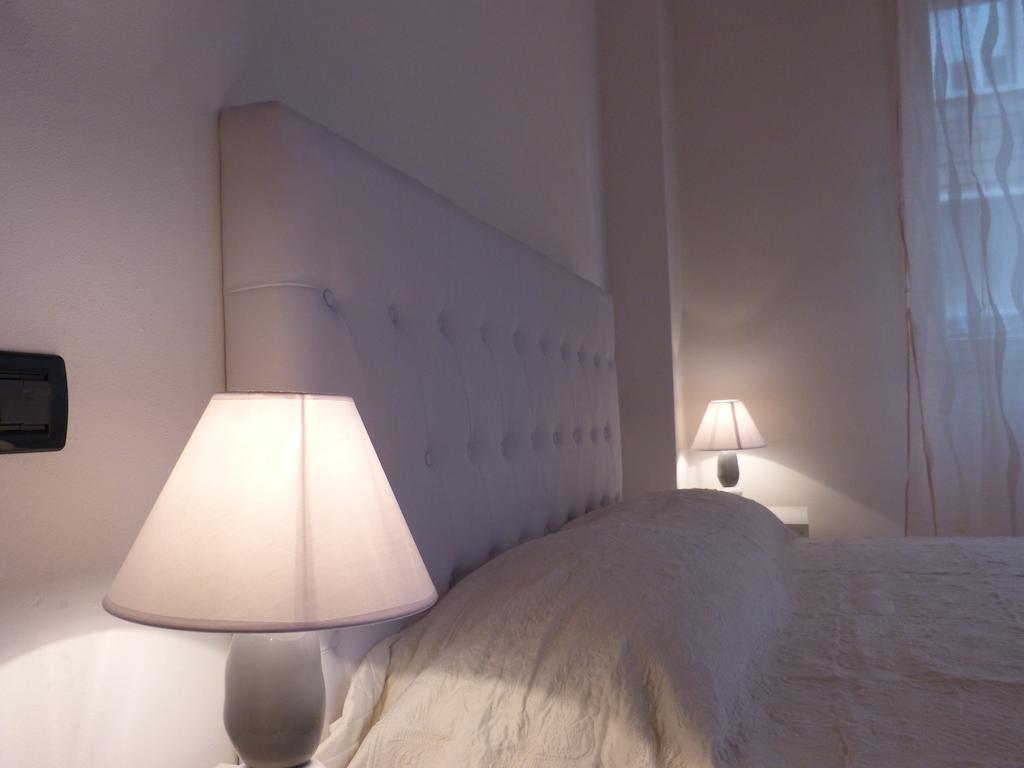 Residenza Ugo Bassi Lejlighed Bologna Værelse billede