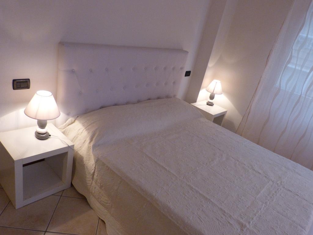 Residenza Ugo Bassi Lejlighed Bologna Værelse billede
